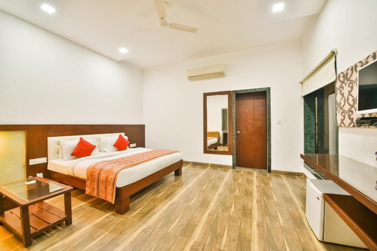 Palette - The Elegance Resort Chittorgarh Buitenkant foto
