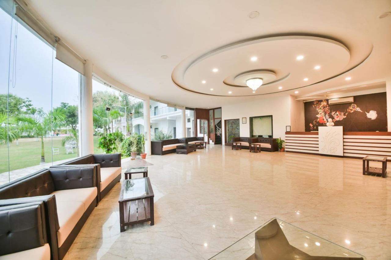 Palette - The Elegance Resort Chittorgarh Buitenkant foto